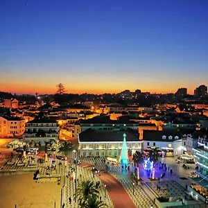  Holiday home 3 Bedroom Town House - Historic Centre Of Cascais. 100 Mts From The And Centre Of Portugal