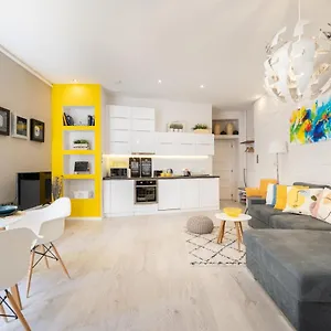  Apartment Bpr Lavish In Downtown Hungary